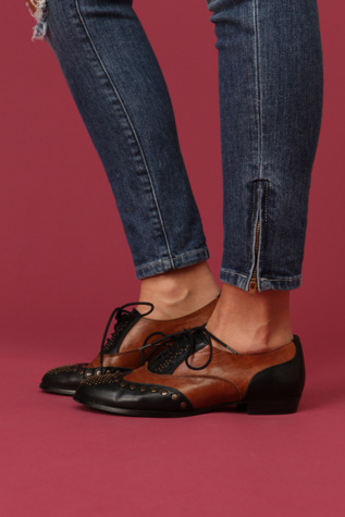 Capone Oxford