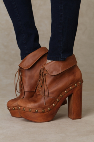 Solvang Clog