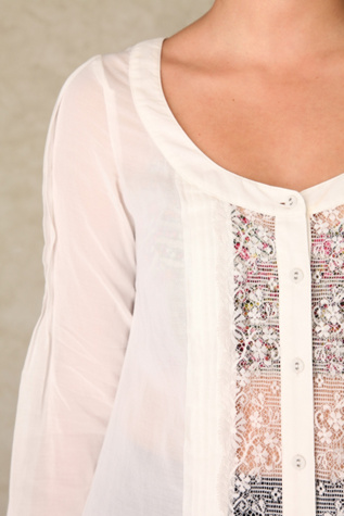 Centered Lace Buttondown