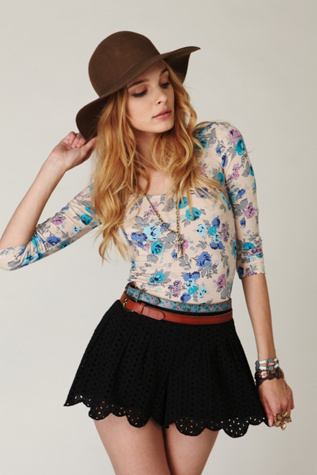 Scalloped Eyelet Short