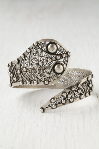 Charmer Arm Cuff
