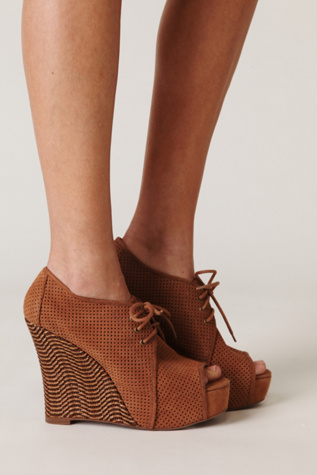 Congo Perforated Wedge