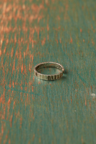 Isi Finger Ring