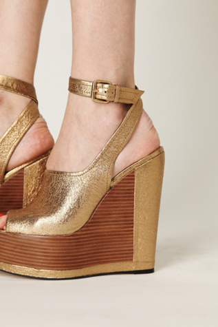 Camryn Platform
