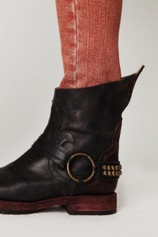 Hatchett Harness Boot