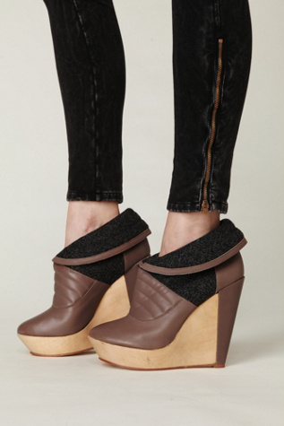 Taupe / Grey