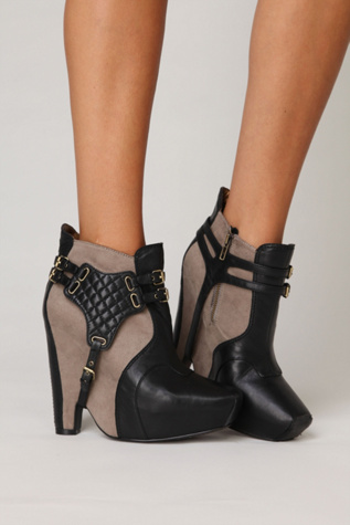 Black / Almond