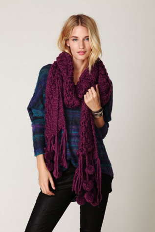 Druki Pom Pom Scarf