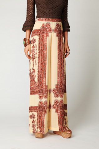 Apricot / Burgundy