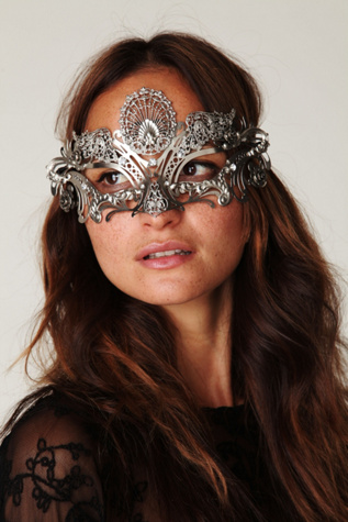Voxhall Italian Mask