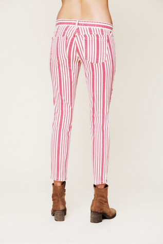 Washed Red / White