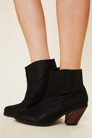 Essex Vegan Boot