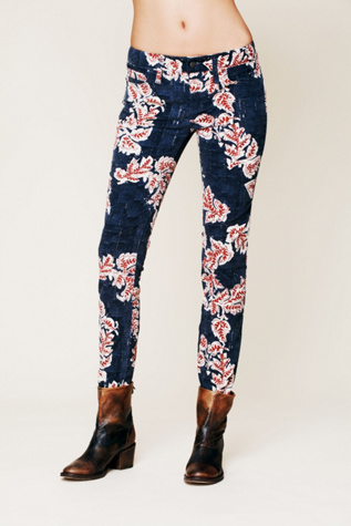 Red / Navy / Ivory