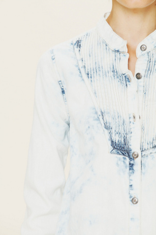 Blue Velvet Chambray Button-down