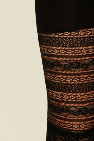 Ruffled Lace Legging