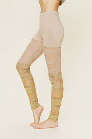 Ruffled Lace Legging