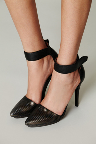 Black Leather / Gold