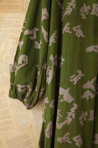 GREEN