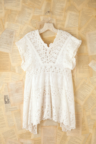 Free People Vintage Battenburg Lace Top in Vintage-Dresses