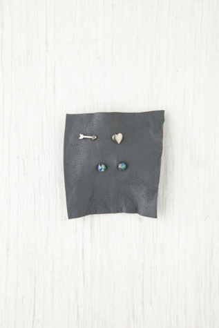 Novelty Stud Set