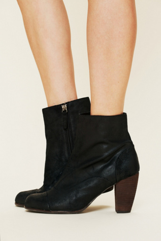 Muri Cap Toe Ankle Boot