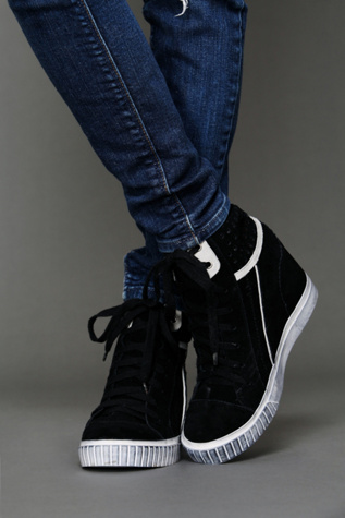 Black / Ivory
