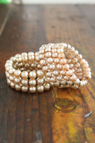 Free People Vintage Faux Pearl Wrap Bracelet in Vintage-Jewelry