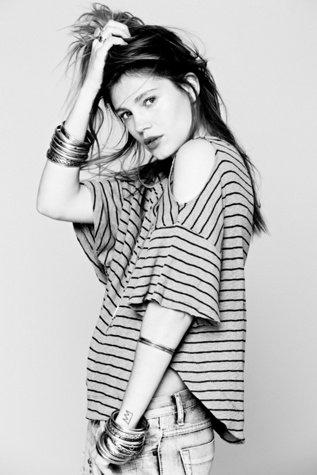 Cold Shoulder Stripe Tee in easy-tees-tanks