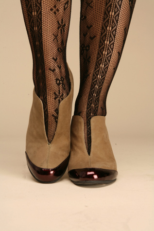 Slit Front Wedge